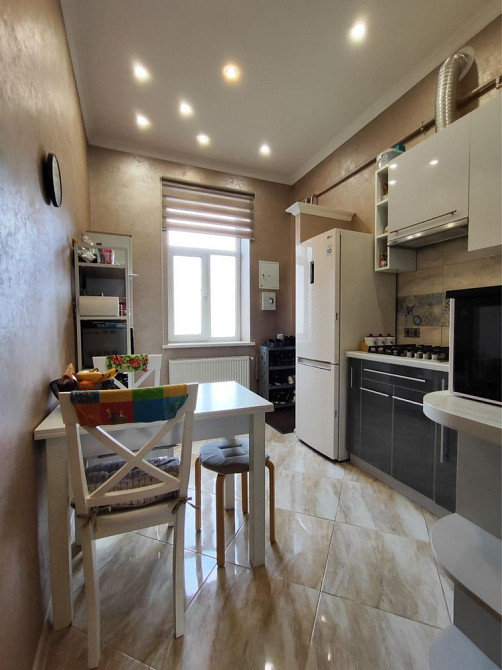 Двокімнатна квартира з ремонтом в центрі міста Львов - изображение 7