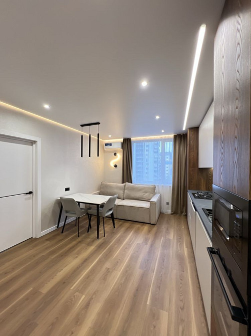 Компактна квартира в центрі міста Ивано-Франковск - изображение 3