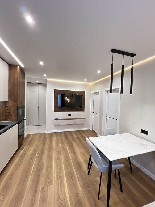 Компактна квартира в центрі міста Ивано-Франковск - изображение 2