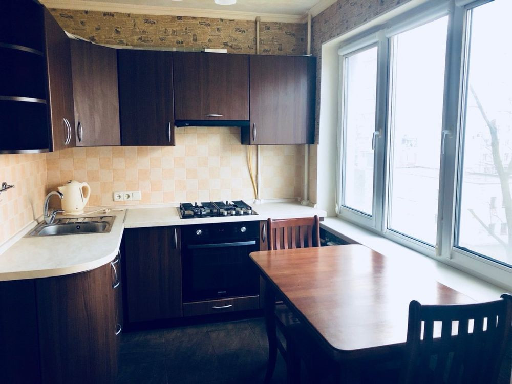 Продам  квартиру без комиссии Шумского 10 Киев - изображение 1