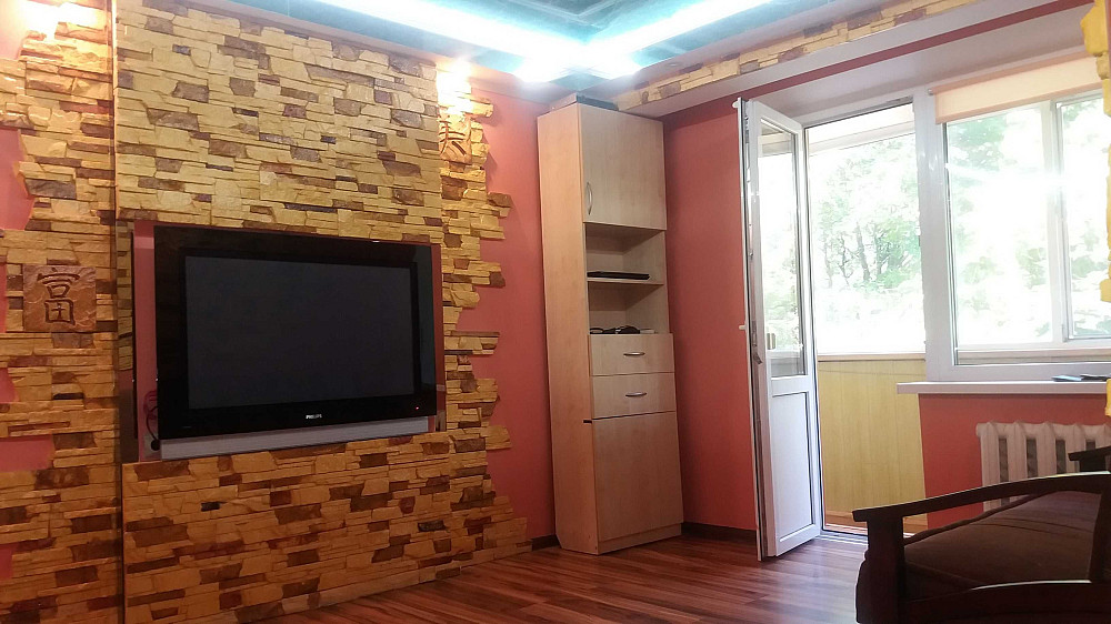 Оренда 3кімн. квартири  вул.Васильківська 2А, біля метро Голосіївська. Київ - зображення 1