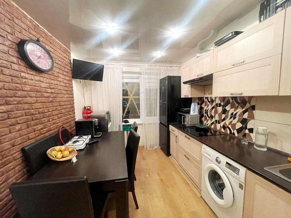 Продам большую 2 комнатную ЖМ Победа 3-4 Днепр - изображение 1