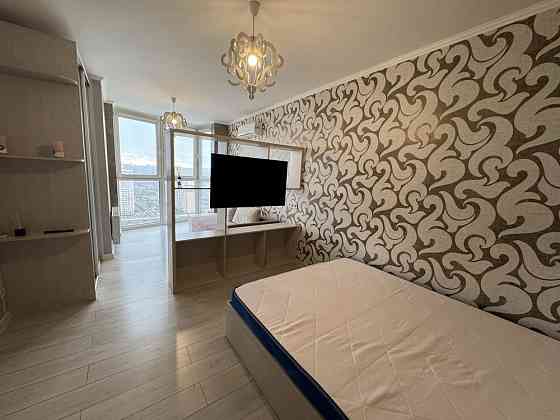 Оренда видової квартири драгоманова 2б Київ