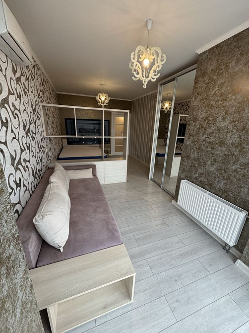 Оренда видової квартири драгоманова 2б Київ - зображення 1