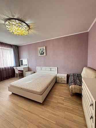 Оренда 1-к вул. Анни Ахматової 13 д, метро Позняки 10 хв пішки! Київ