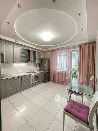 Оренда 1-к вул. Анни Ахматової 13 д, метро Позняки 10 хв пішки! Київ