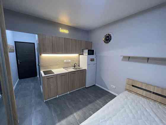 Оренда смарт квартири біля метро Харківська, Ревуцького 40б Київ