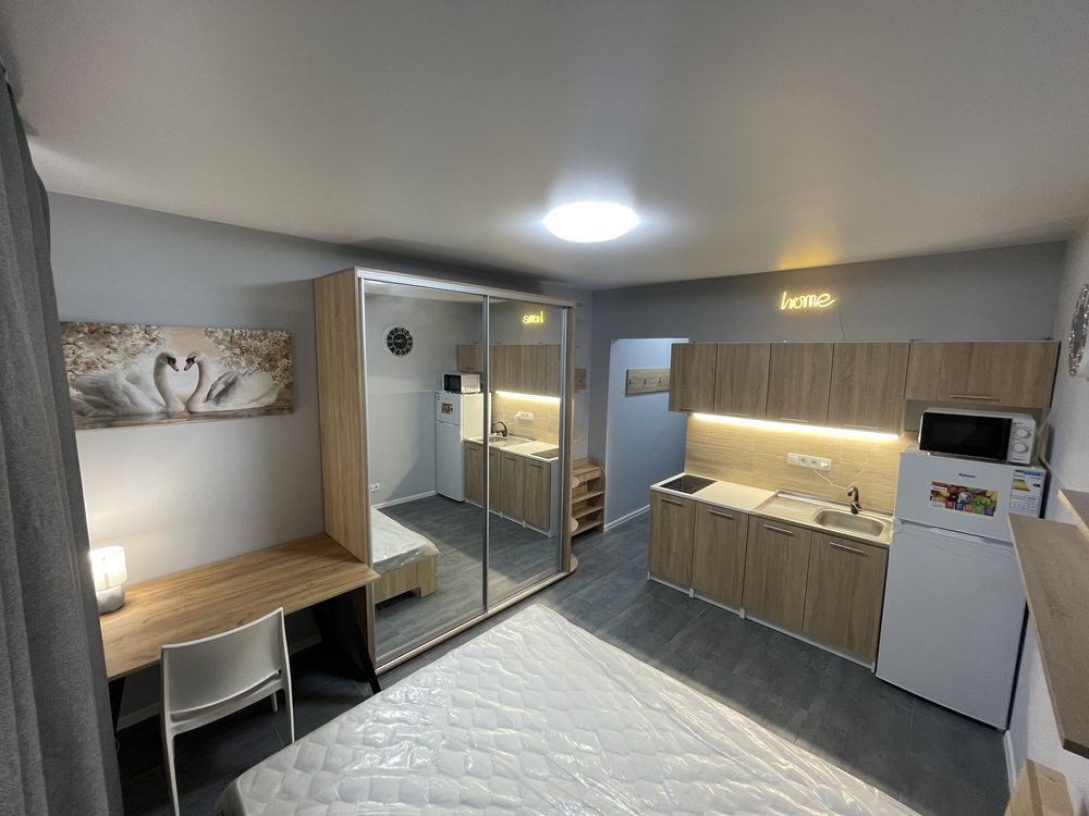 Оренда смарт квартири біля метро Харківська, Ревуцького 40б Київ - зображення 1