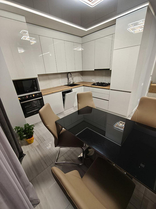 Продається 2-кімнатна квартира + кухня-студія | ЖК Аурум Тауер Львів - зображення 1