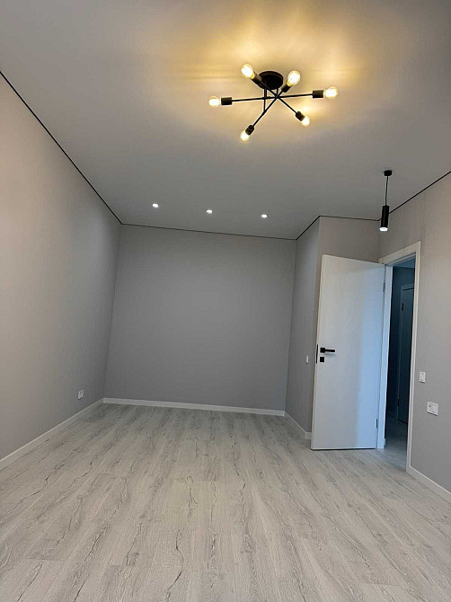 Продам 1 комн квартиру с  дорогим ремонтом  ЖК Мира -2 метро ХТЗ OA Харьков - изображение 3