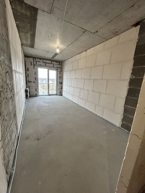 Велика 2к квартира з балконом та гардеробною! Мінімальне оформлення! Буча - изображение 2