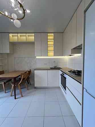 Оренда 2 кімнатної квартири (+кабінет) по вул Шевченка, ЖК Семицвіт Львов