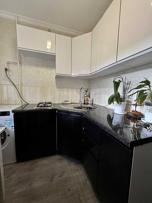 Здається 1 квартира по вулиці Скальда (кол. вул. Комарова) Черновцы - изображение 1