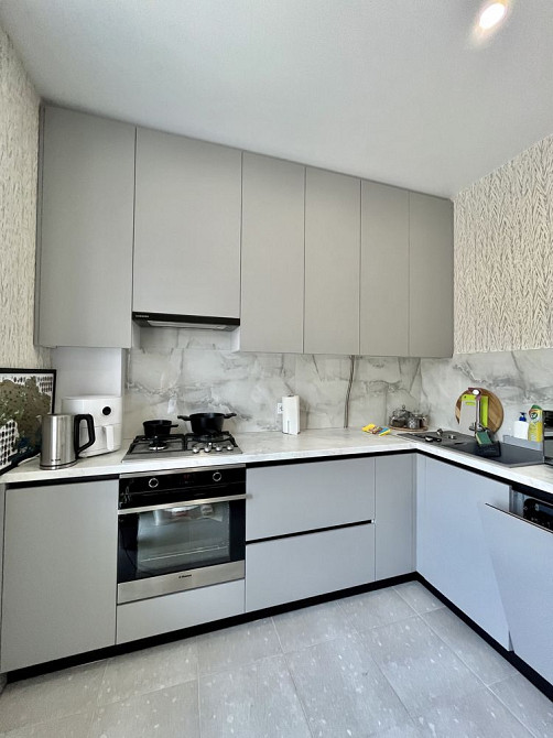 1к з ремонтом! Центр міста! Мінімальне оформлення! Балкон! Ирпень - изображение 3