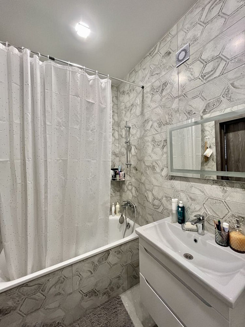 1к з ремонтом! Центр міста! Мінімальне оформлення! Балкон! Ирпень - изображение 4