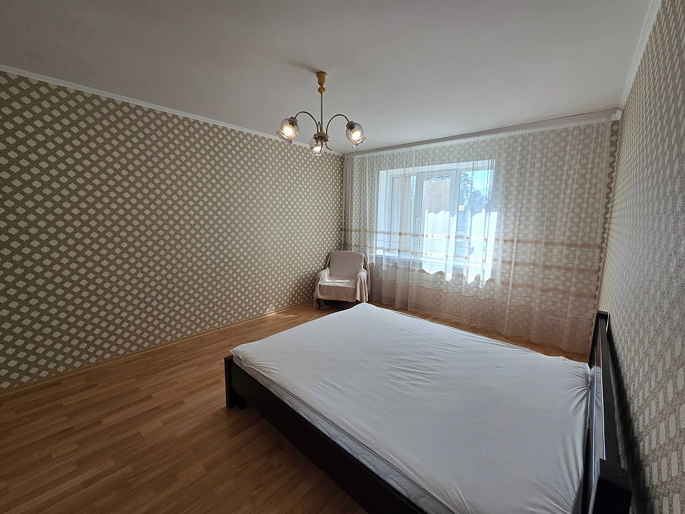 Житомирская метро 2 минуты ходьбы Святошинская площадь 1 Київ - зображення 8