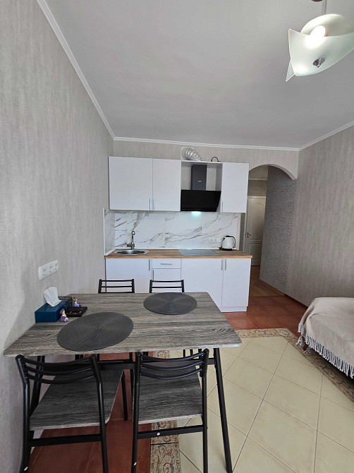 Житомирская метро 2 минуты ходьбы Святошинская площадь 1 Київ - зображення 4