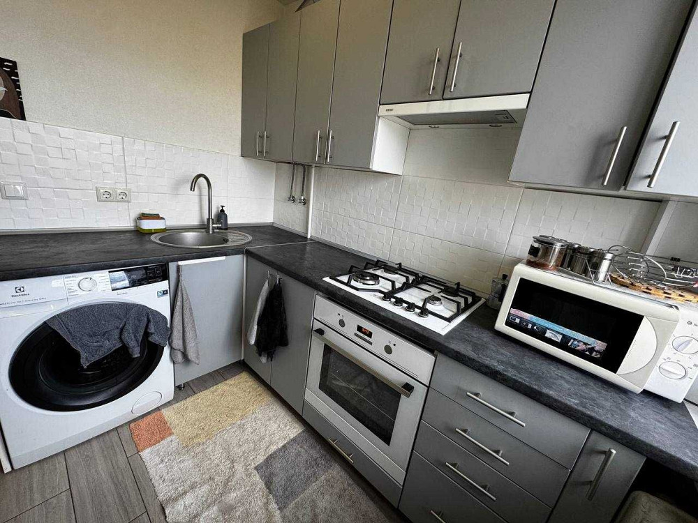 Терміновий продаж  1к ! ПіденноЗахід Гарний , заїхати і жити. ід 37353 Хмельницький - зображення 1