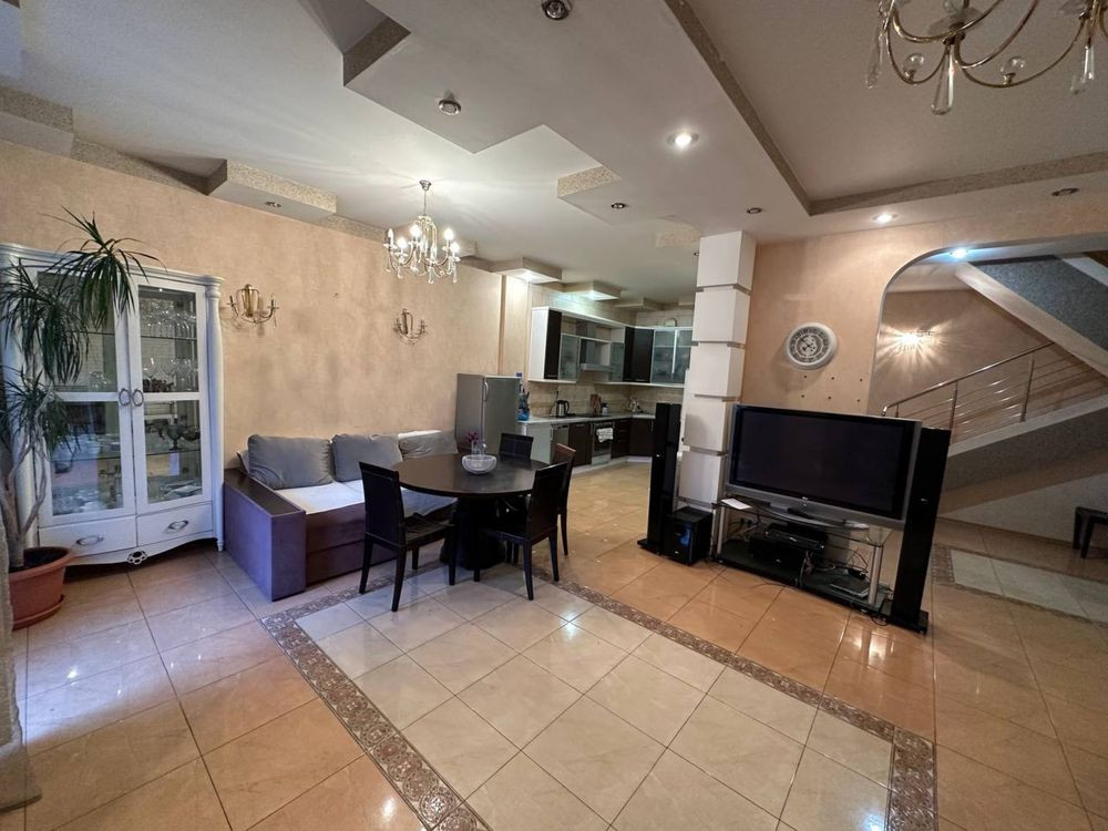 Павлівська 17 Оренда 5-к Квартири Пентхаус Центр Цирк Киев - изображение 1