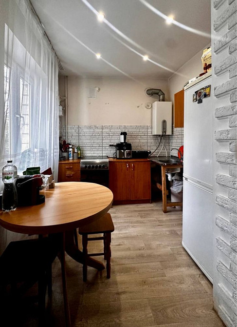 Здам 2х кімнатну, КОПЕРНИКА (НЕБЕСНОЇ СОТНІ), є засклений БАЛКОН! Черновцы - изображение 1