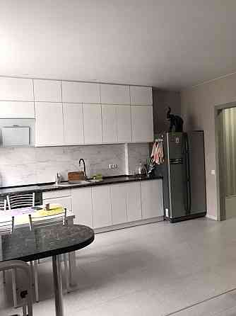 Продам2 кімнатну квартиру жк САВАНА СІТІ Бровари