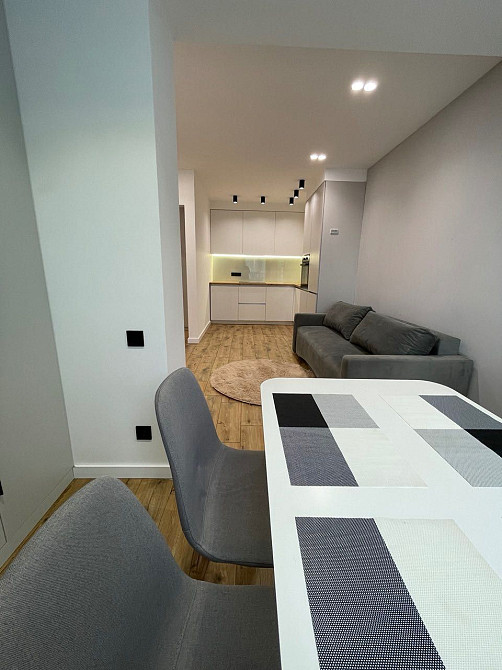 Продам готову укомплектовану 1 кімнатну квартиру на Боголюбова! Рівне - зображення 1