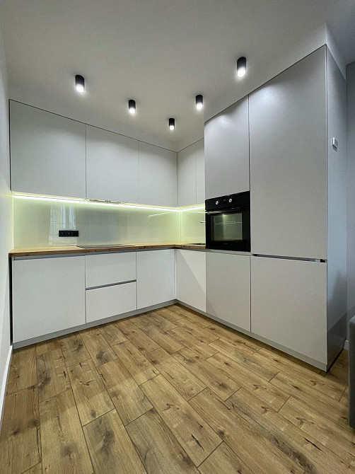 Продам готову укомплектовану 1 кімнатну квартиру на Боголюбова! Рівне - зображення 2