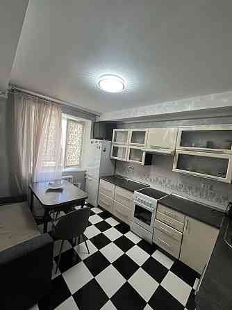 Продам гарну однокімнатну квартиру в центрі Броварів Бровари