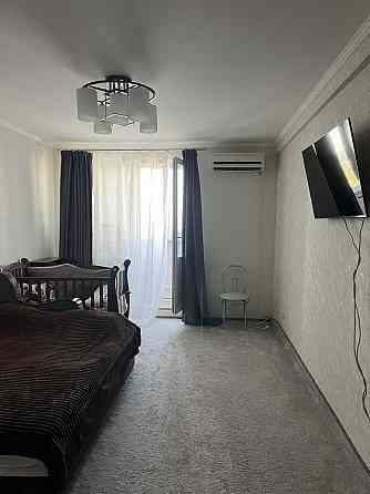 Продам гарну однокімнатну квартиру в центрі Броварів Бровари