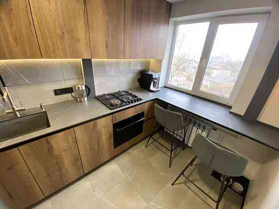 Продам 3к квартиру на Александра Поля низ Днепр