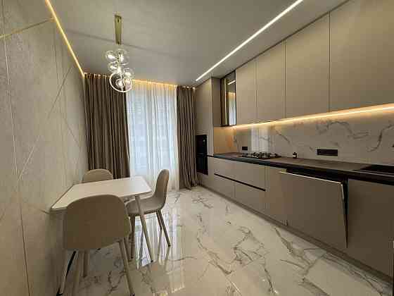 Простора квартира на березі озера Ивано-Франковск