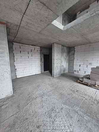 продаж дворівневої квартири в новобудові, центр міста Умань