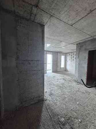 продаж дворівневої квартири в новобудові, центр міста Умань