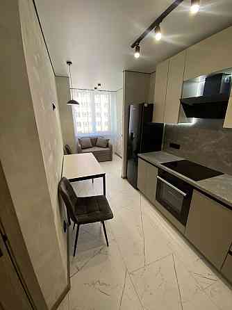 ХОЗЯИН. Продам евродвушку на Симоненка 107 с евроремонтом Бровари