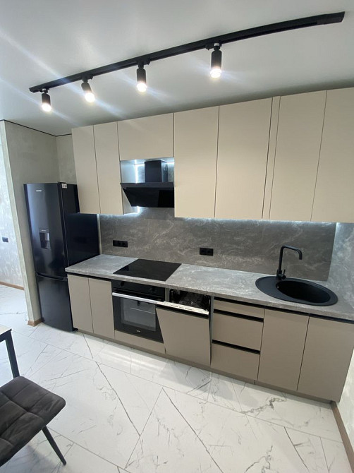 ХОЗЯИН. Продам евродвушку на Симоненка 107 с евроремонтом Бровари - зображення 1