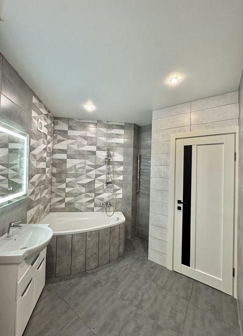 Однокімнатна з ремонтом та АВТОНОМНИМ ОПАЛЕННЯМ Рівне - зображення 8