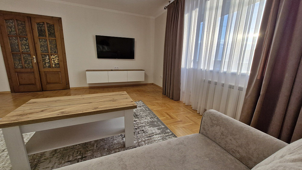Продаж 3 кім. квартири 92,3 м² Івано-Франківськ - зображення 1