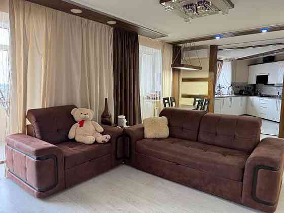 Продам простору 4-х кімнатну кварртиру, на Виговського Ровно