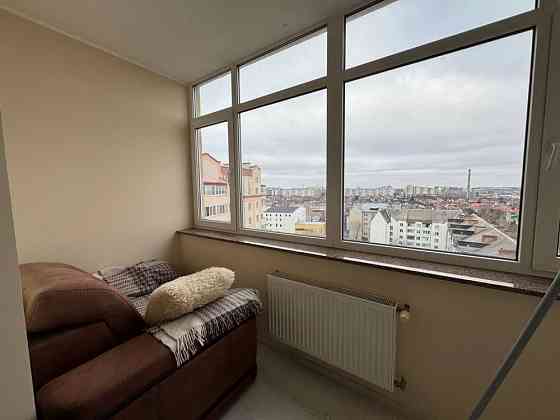 Продам простору 4-х кімнатну кварртиру, на Виговського Ровно