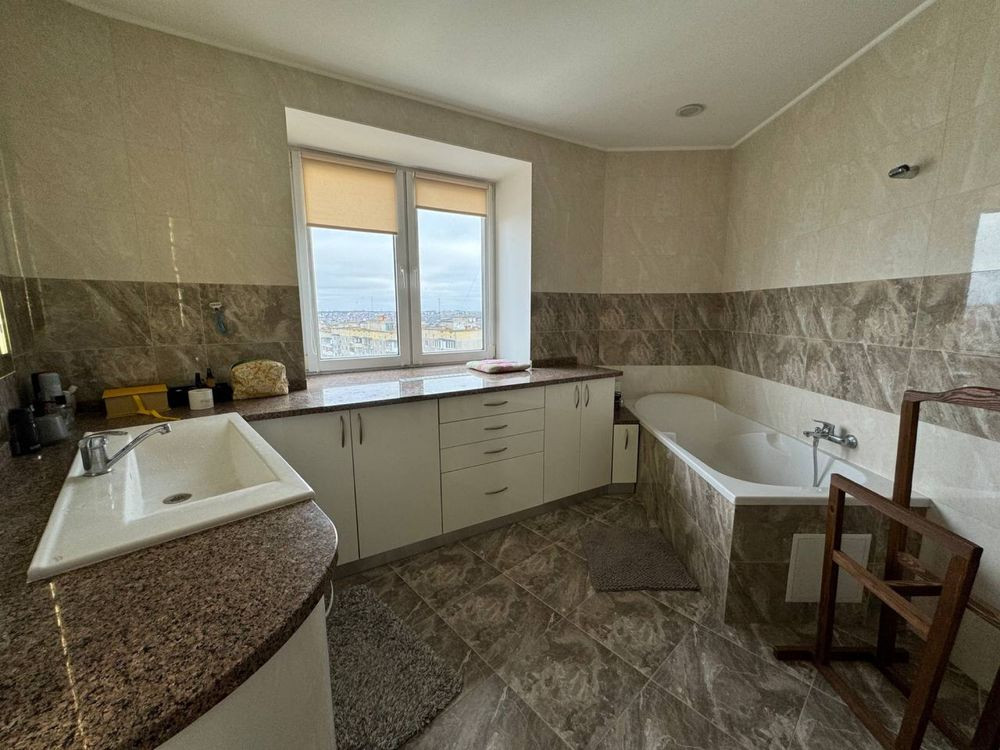 Продам простору 4-х кімнатну кварртиру, на Виговського Ровно - изображение 6