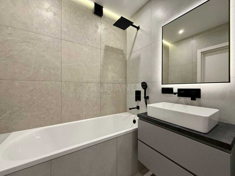 Продаж просторої 1 кім.квартири з ремонтом Ивано-Франковск - изображение 1