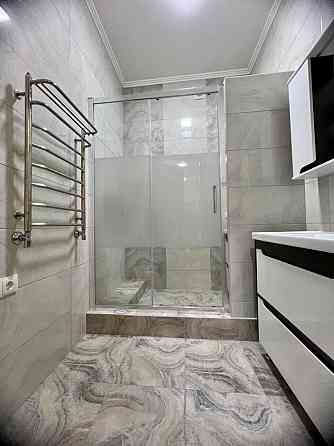 Продам сучасну 2-х кімнатну квартиру в центрі міста Ровно