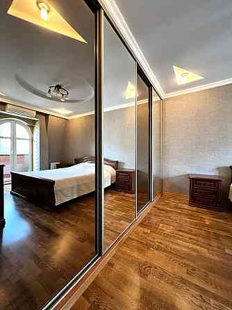 Краща 2 кімнатна квартира в самому центрі! 65м2! Укомплектована Купола Ровно