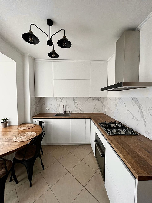 Краща 2 кімнатна квартира в самому центрі! 65м2! Укомплектована Купола Ровно - изображение 1