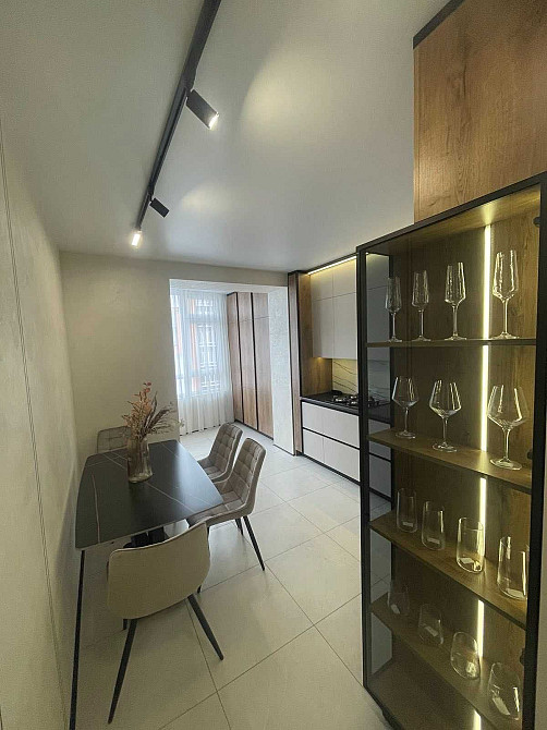 Продаж 2к квартири 70 кв. м на шосе Старокостянтинівське RUBI 38339 Хмельницький - зображення 1