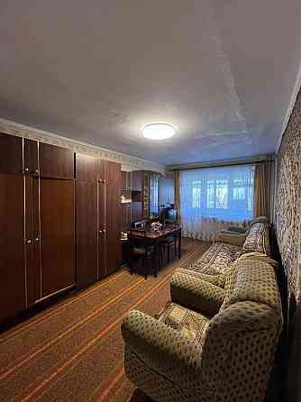 Трикімнатна з панорамними краєвидами: вигідна ціна і зручна локація! Надвірна