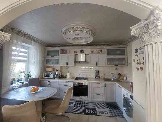 3- кімнатна квартира з євроремонтом в цегляному будинку Черкассы