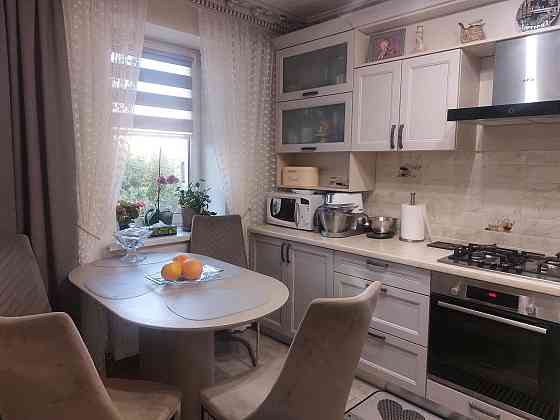 3- кімнатна квартира з євроремонтом в цегляному будинку Черкассы