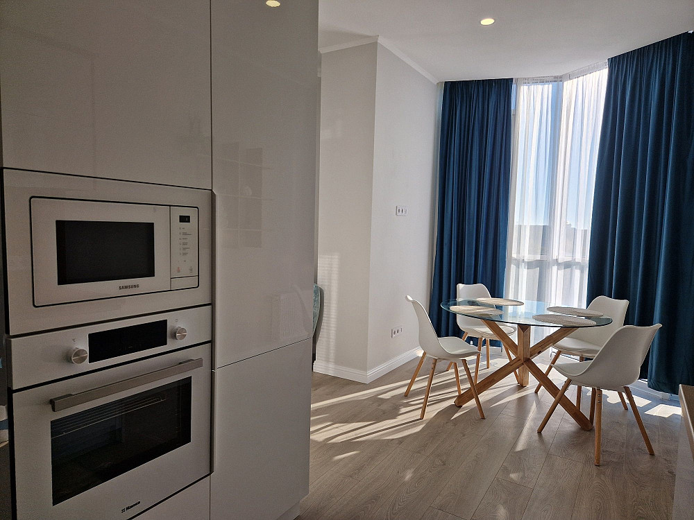 Новый ремонт, вид моря, пляж, кухня-студия и спальня Одесса - изображение 1