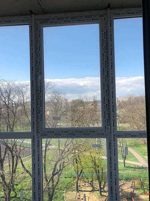 Дом в парке.Черемушки\Дом мебели.Акварель 4. Все окна на парк. 56 метр Одесса - изображение 1